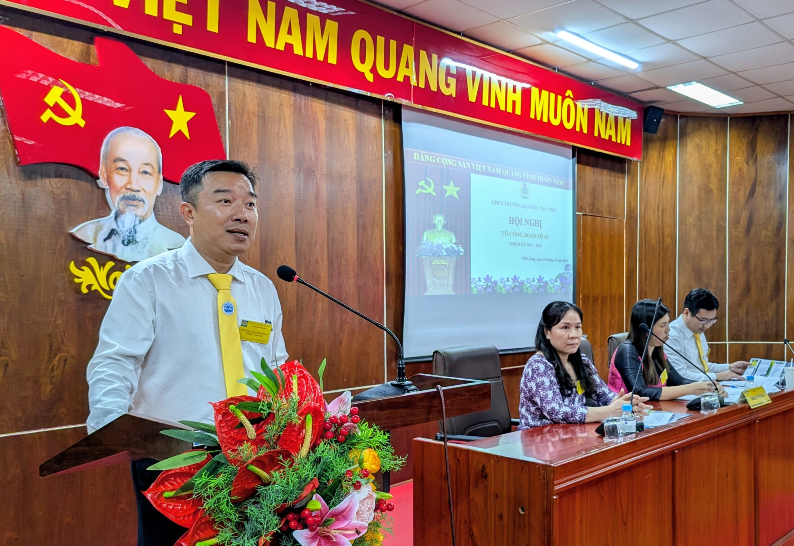 PGS. TS. Nguyễn Thái Sơn - Viện Trưởng Viện Phát triển nguồn lực phát biểu chỉ đạo tại Hội nghị